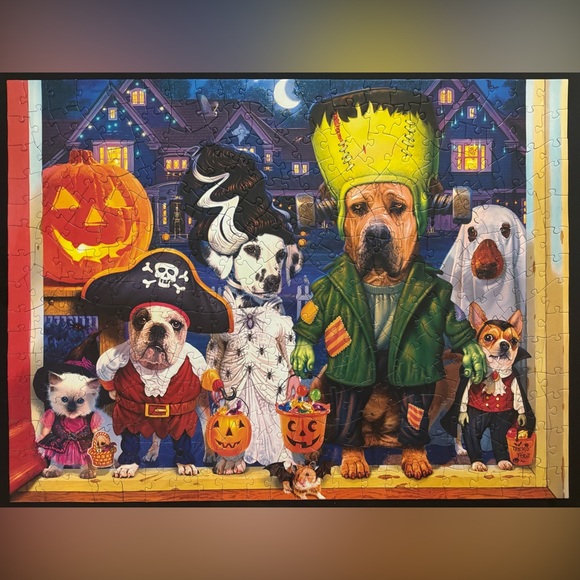 Ready for Treat 300 Piece Glow in the Dark Jigsaw Puzzle - Picture 6 of 7